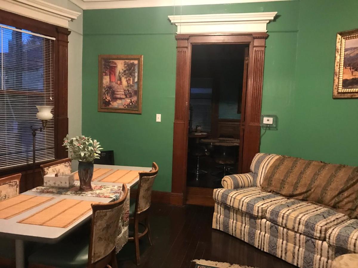 5 Star Victorian Mansion-Downtown No Locals Bed & Breakfast Erie Exterior photo