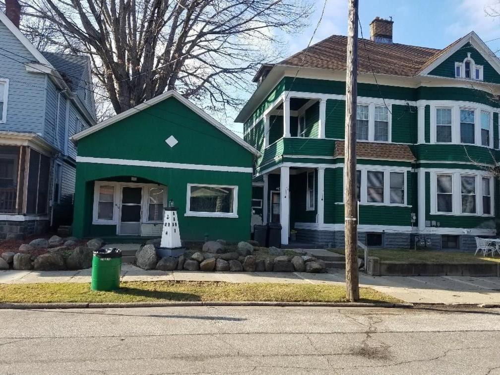 5 Star Victorian Mansion-Downtown No Locals Bed & Breakfast Erie Exterior photo