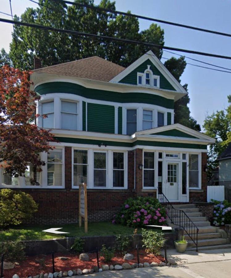 5 Star Victorian Mansion-Downtown No Locals Bed & Breakfast Erie Exterior photo