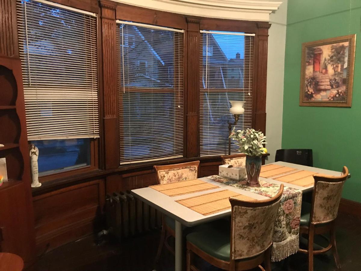 5 Star Victorian Mansion-Downtown No Locals Bed & Breakfast Erie Exterior photo
